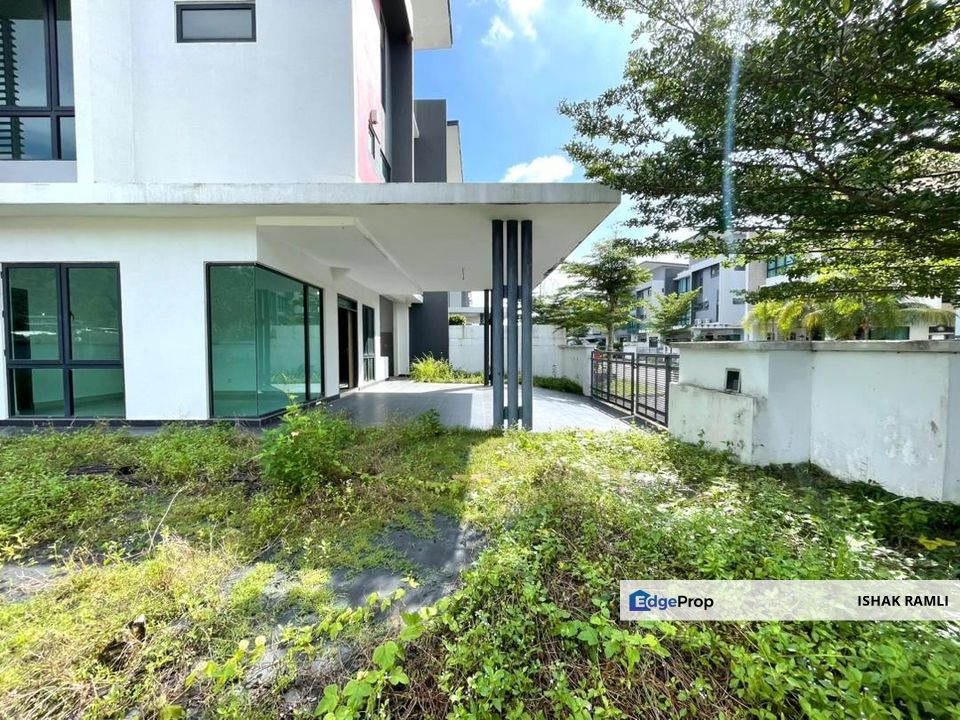 Corner Lot 3 Storey Bungalow House Perdana Heights, Seksyen U10, Shah Alam, Selangor, Shah Alam