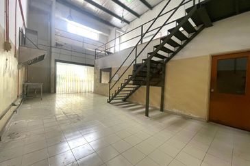 1.5 Storey Terrace factory Hicom Glenmarie Industrial Park for rent