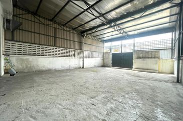 1.5 Storey Terrace factory Hicom Glenmarie Industrial Park for rent