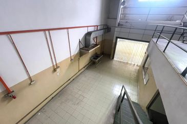 1.5 Storey Terrace factory Hicom Glenmarie Industrial Park for rent