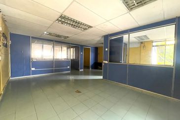 1.5 Storey Terrace factory Hicom Glenmarie Industrial Park for rent