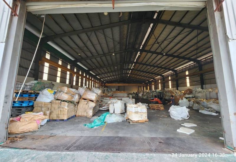 3 Storey Office cum Detached Factory at Jln. Sg. Puloh, Off Jalan Kapar for rent