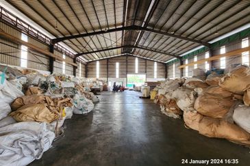 3 Storey Office cum Detached Factory at Jln. Sg. Puloh, Off Jalan Kapar for rent