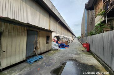 3 Storey Office cum Detached Factory at Jln. Sg. Puloh, Off Jalan Kapar for rent