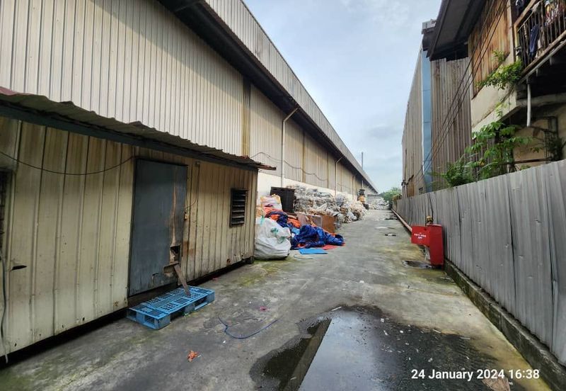3 Storey Office cum Detached Factory at Jln. Sg. Puloh, Off Jalan Kapar for rent