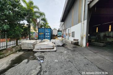 3 Storey Office cum Detached Factory at Jln. Sg. Puloh, Off Jalan Kapar for rent