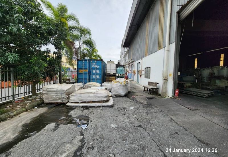 3 Storey Office cum Detached Factory at Jln. Sg. Puloh, Off Jalan Kapar for rent