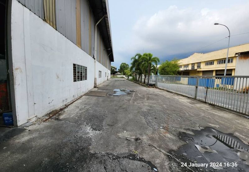 3 Storey Office cum Detached Factory at Jln. Sg. Puloh, Off Jalan Kapar for rent