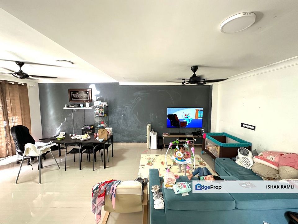 Duplex Townhouse Ariza Garden Villa, Taman Raintree, Batu Caves (End Lot Ground Floor), Selangor, Batu Caves 