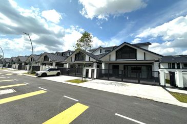 Hevea Elmina Gardens