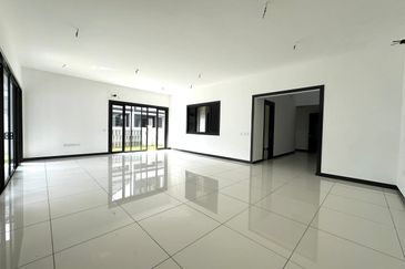 Hevea Elmina Gardens