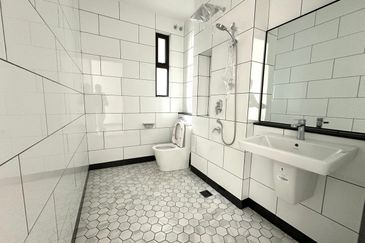 Hevea Elmina Gardens