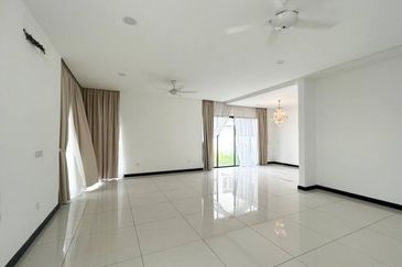 Tiana Elmina Gardens