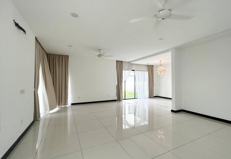 Tiana Elmina Gardens