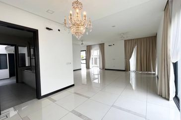 Tiana Elmina Gardens