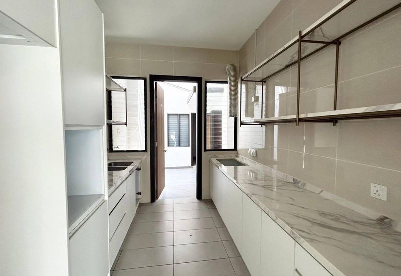 Tiana Elmina Gardens