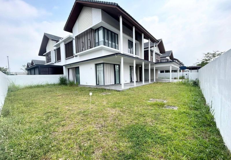 Tiana Elmina Gardens