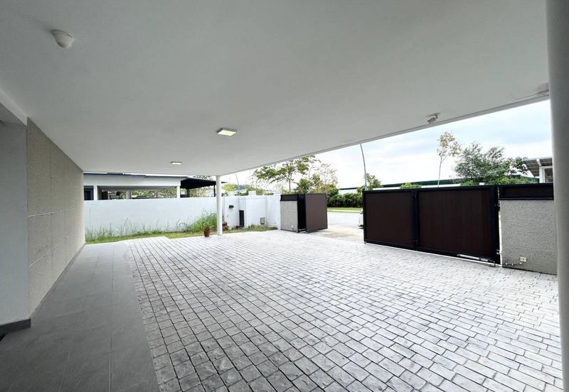 Tiana Elmina Gardens