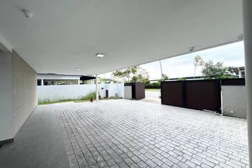 Tiana Elmina Gardens