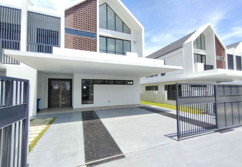 Elmina Green The Eighth @ City of Elmina