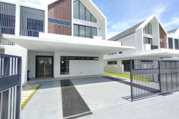 Elmina Green The Eighth @ City of Elmina