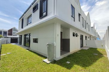 Elmina Green The Eighth @ City of Elmina