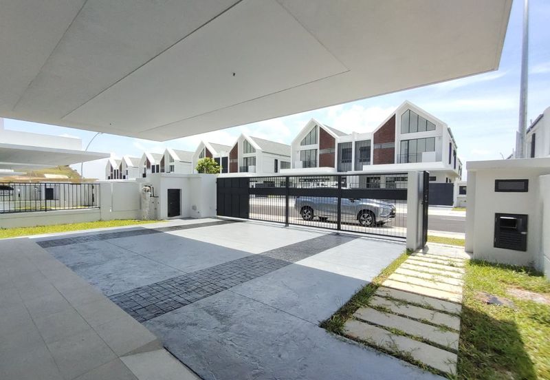 Elmina Green The Eighth @ City of Elmina