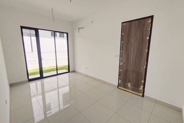 Elmina Green The Eighth @ City of Elmina