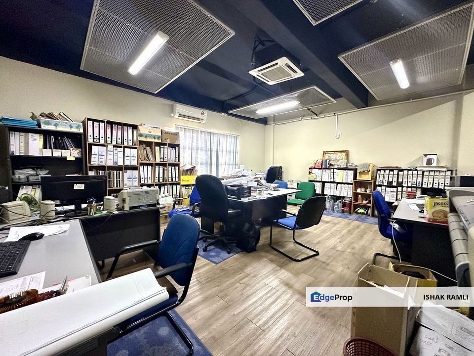 Kompleks KPPMS, Seksyen 3, Shah Alam Office Space for sale Renovated , Selangor, Shah Alam