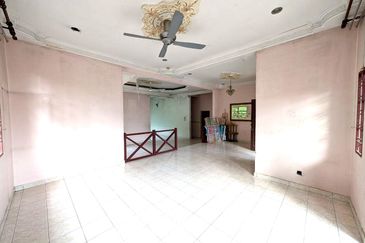 Persiaran Puncak Alam 1 