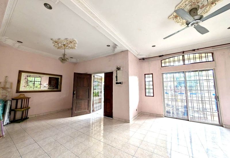 Persiaran Puncak Alam 1 