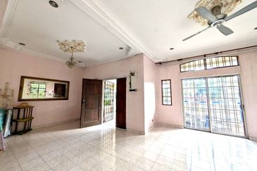 Persiaran Puncak Alam 1 