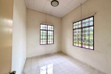 Persiaran Puncak Alam 1 