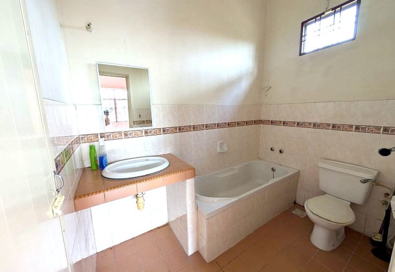 Persiaran Puncak Alam 1 