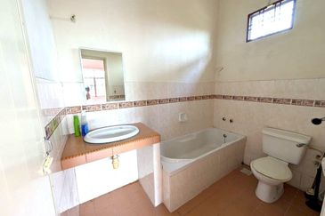 Persiaran Puncak Alam 1 