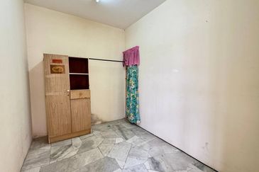 Rose Apartment, Taman Saujana Utama