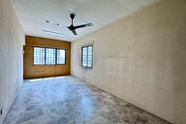 Rose Apartment, Taman Saujana Utama