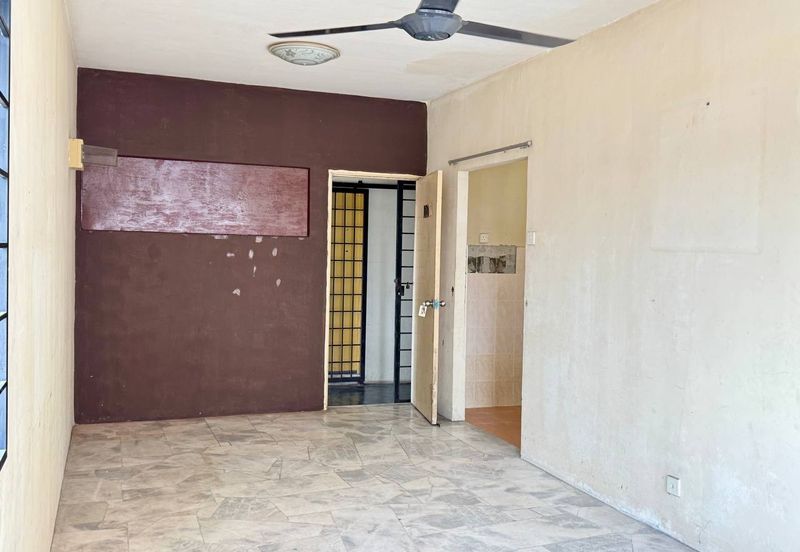 Rose Apartment, Taman Saujana Utama