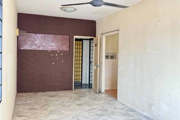 Rose Apartment, Taman Saujana Utama