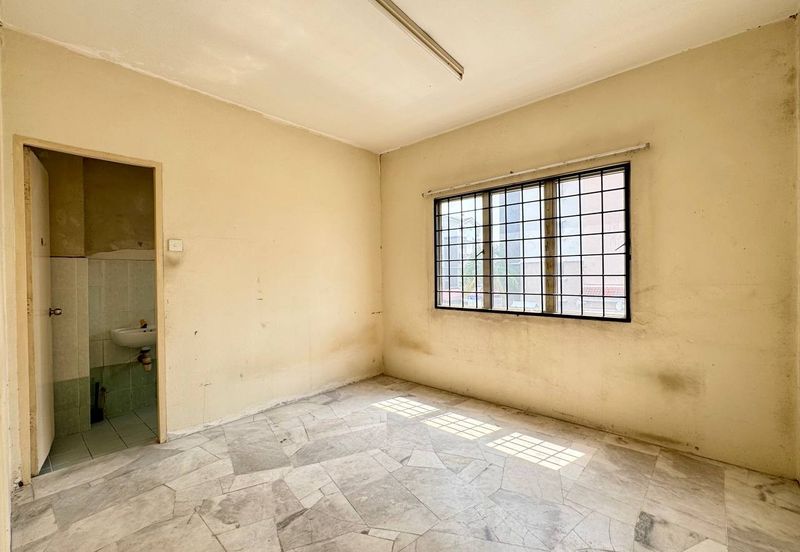 Rose Apartment, Taman Saujana Utama