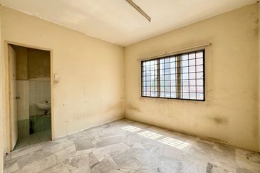 Rose Apartment, Taman Saujana Utama