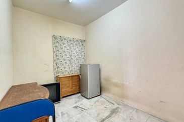 Rose Apartment, Taman Saujana Utama