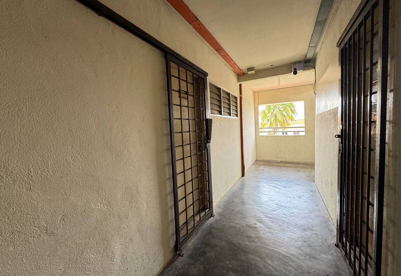 Rose Apartment, Taman Saujana Utama