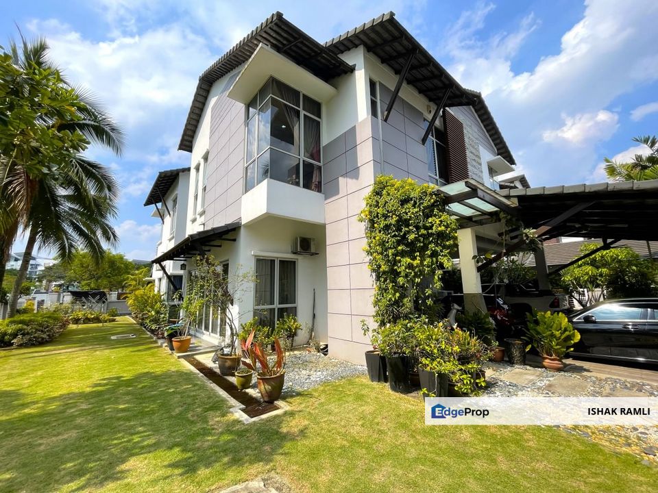 Laman Seri, Seksyen 13, Shah Alam Double Storey Bungalow House For Sale Corner Lot, Selangor, Shah Alam