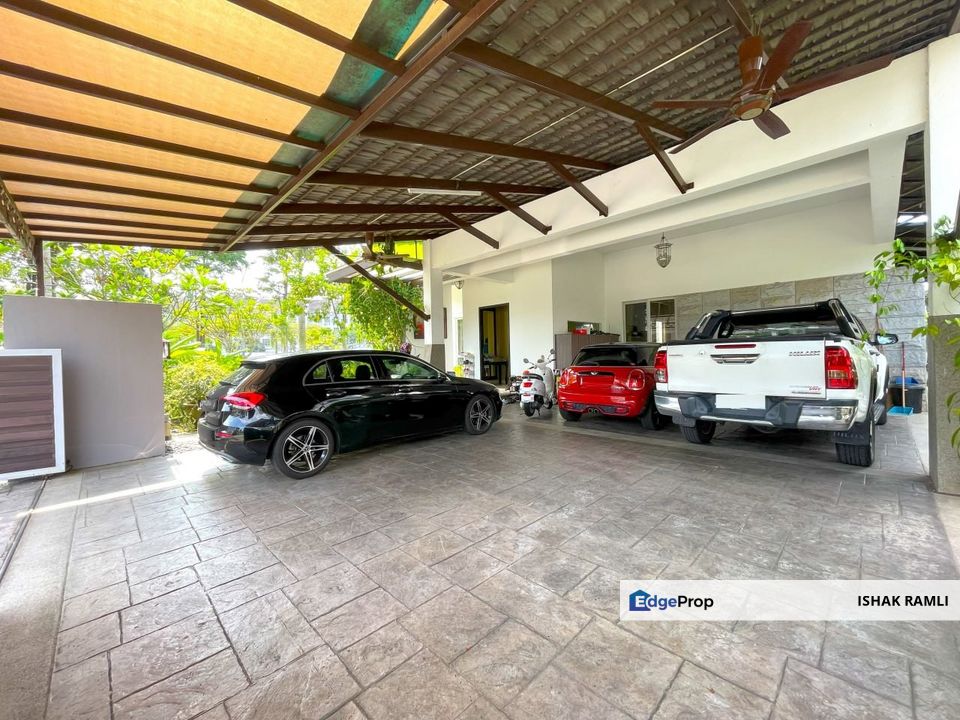 Laman Seri, Seksyen 13, Shah Alam Double Storey Bungalow House For Sale Corner Lot, Selangor, Shah Alam