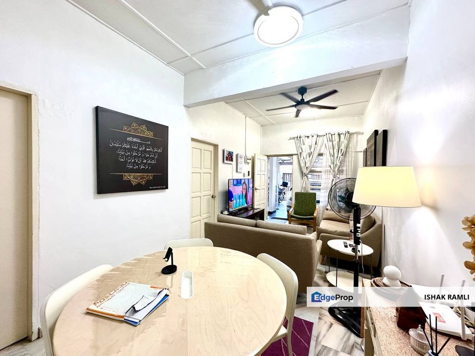 Bandar Rinching, Seksyen 1, Semenyih Single Storey Terrace House for sale Renovated , Selangor, Semenyih