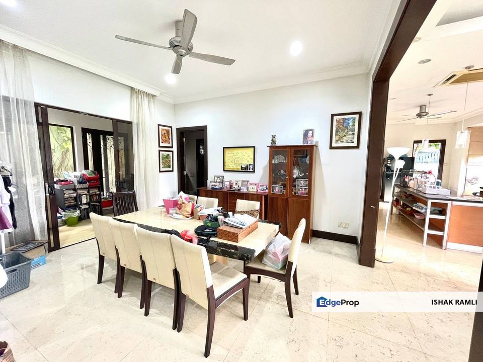 Kayangan Heights, Seksyen U9, Shah Alam Bungalow House for sale Huge land area, Selangor, Shah Alam