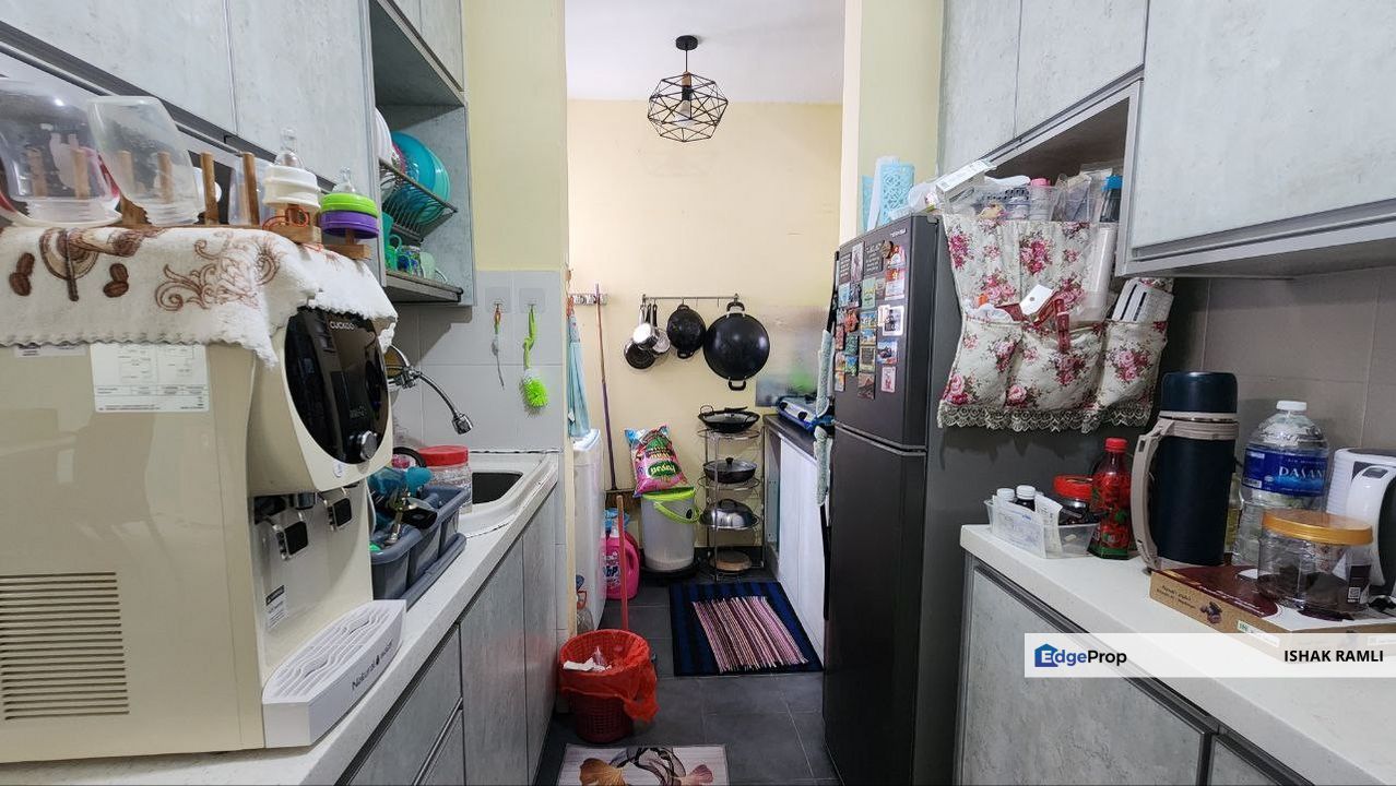 Residensi Laguna Biru 2 Apartment Tasik Biru, Kundang (CORNER LOT and LOW LEVEL), Selangor, Rawang