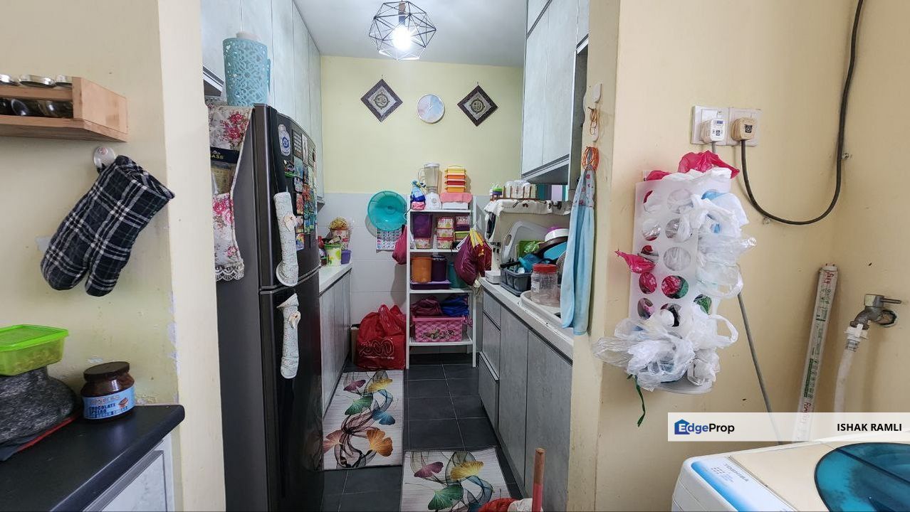 Residensi Laguna Biru 2 Apartment Tasik Biru, Kundang (CORNER LOT and LOW LEVEL), Selangor, Rawang