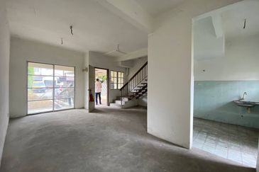 Persiaran Puncak Alam 1 